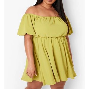 Ballon sleeve short black dress